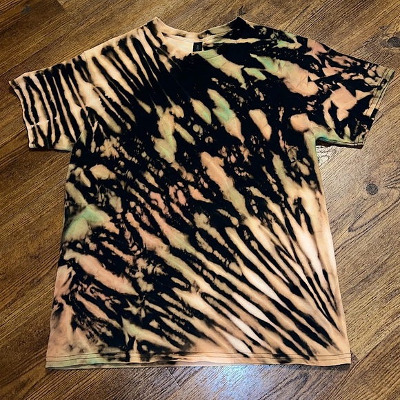 Gildan Tops - ⭐️Gildan Reverse Tie Dye Black & Tan Short Sleeve Shirt Size L Custom Made